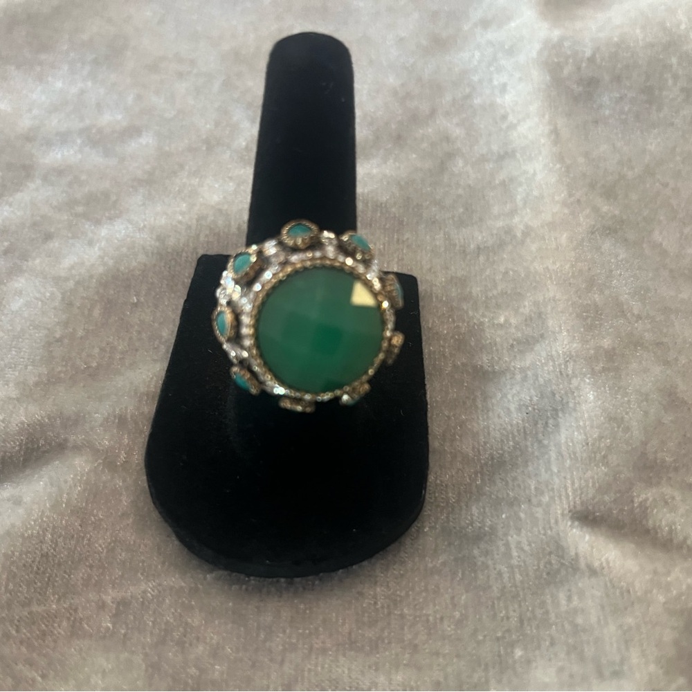 Green Onyx Look Statement Cocktail Ring Gold Tone Boho Glam - Picture 8 of 15